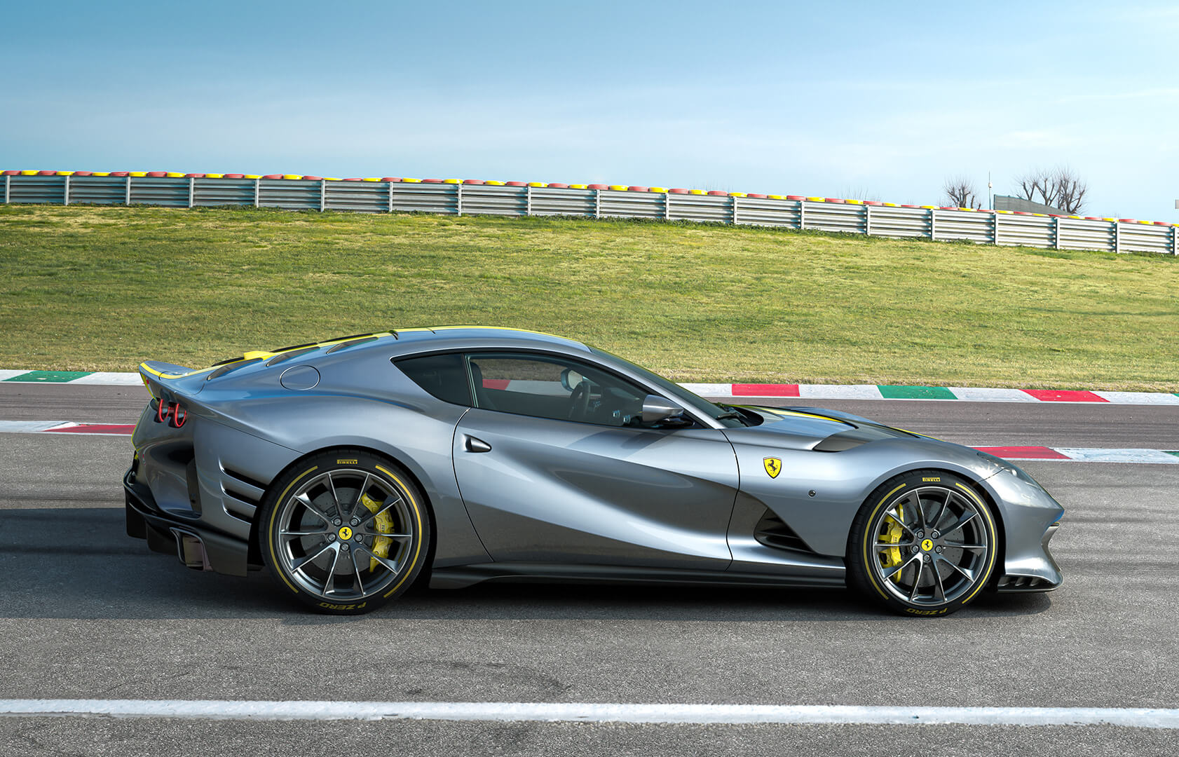 Купить новый Ferrari 812 Competizione 2023-2024 года у официального дилера,  комплектации и цены в АВИЛОН Москва