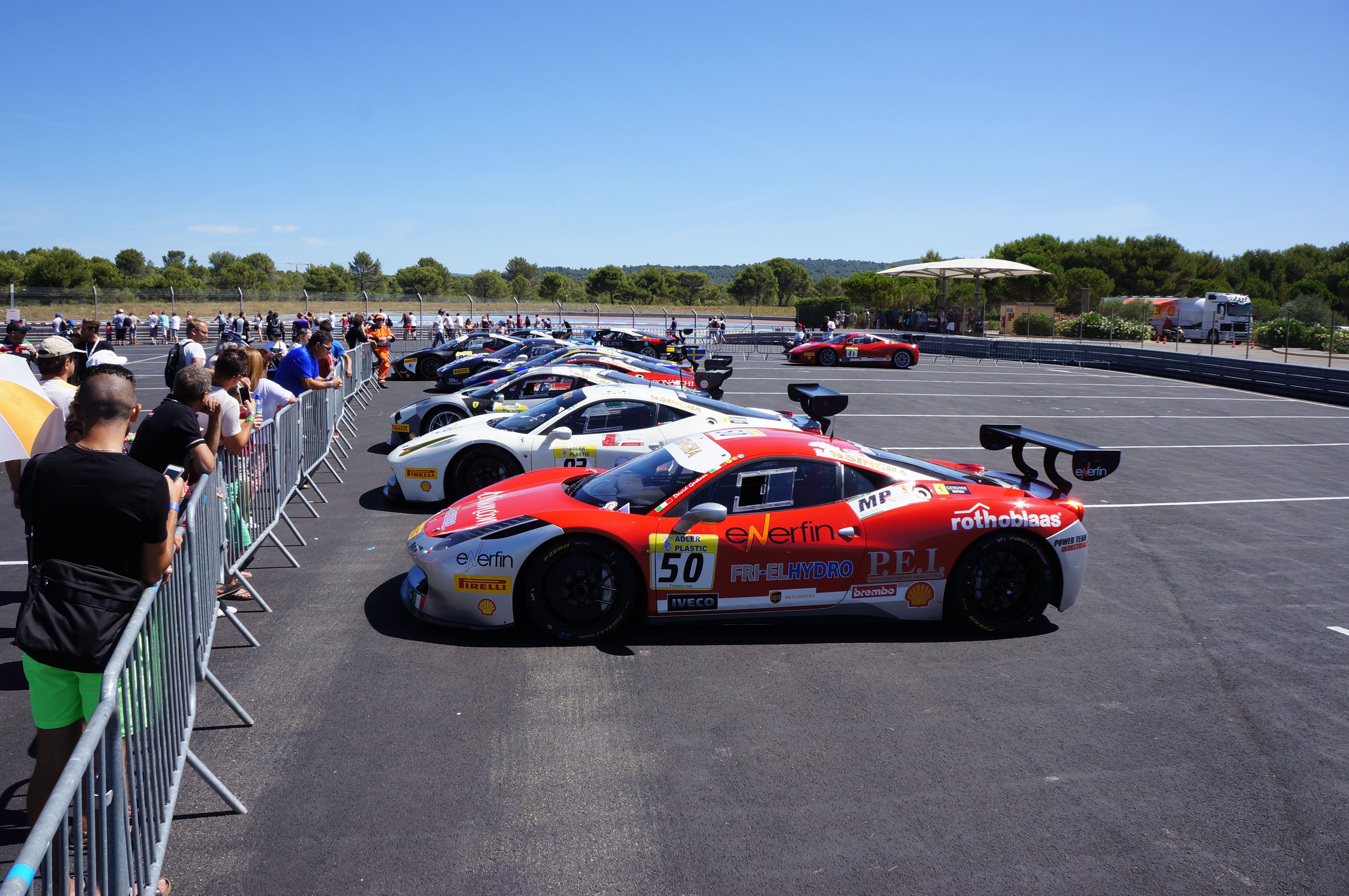 Ferrari Racing Days: Миллионы на красное