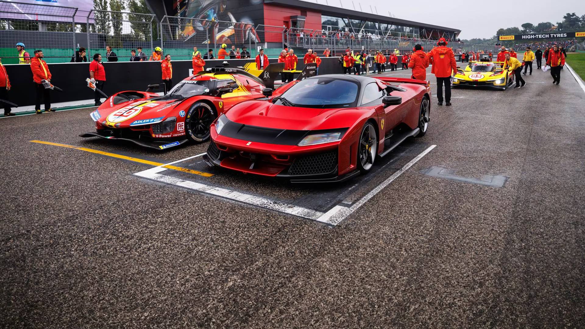 Компания Ferrari презентовала новый суперкар F80