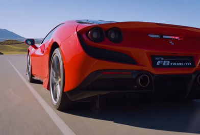 Тест-драйв F8 Tributo