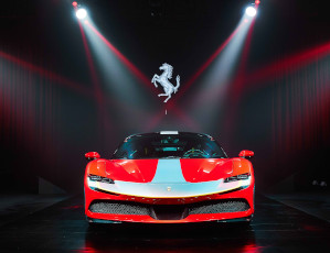 SF90 Stradale в Авилон!